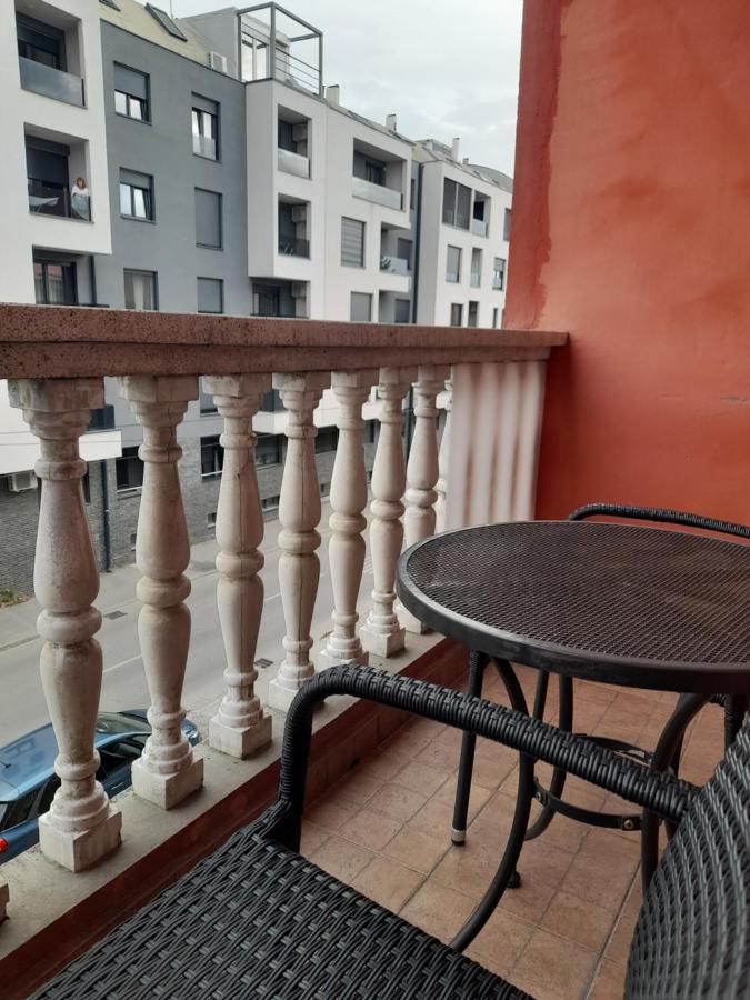 Nikola Ns2 Apartment Novi Sad Luaran gambar