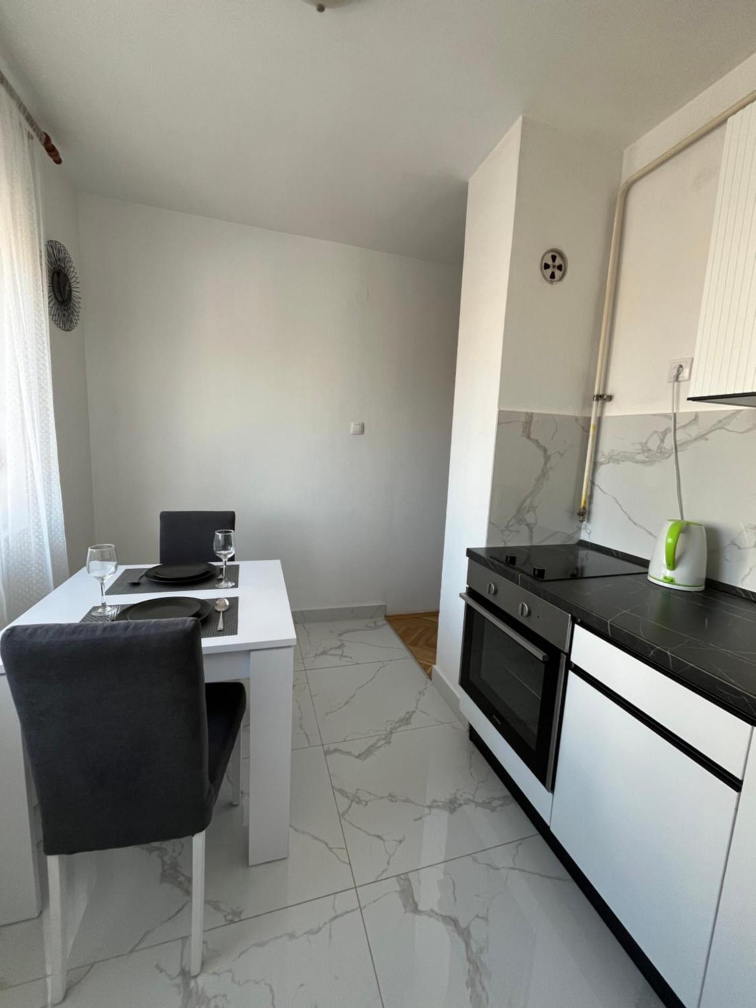 Nikola Ns2 Apartment Novi Sad Luaran gambar